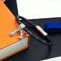 Louis Vuitton Men LV Icon Trainer Leather Bracelet (1)