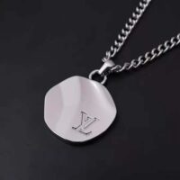 Louis Vuitton Men LV Liquid Pendant (1)