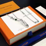 Louis Vuitton Unisex LV Trainer Strass Necklace-Green – Image 5