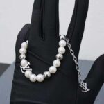 Louis Vuitton Unisex Monogram Pearls Bracelet - immagine 5
