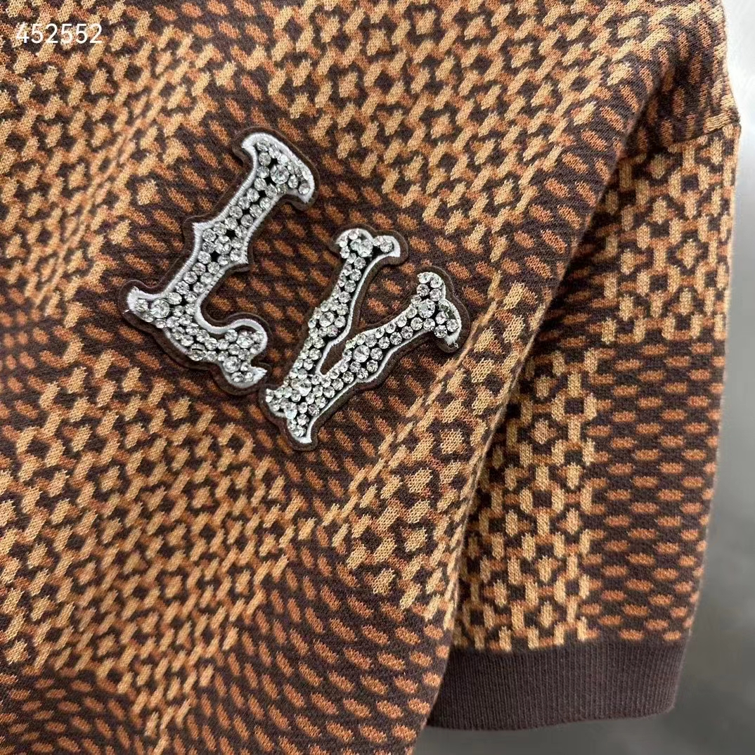 Louis Vuitton Men Short-Sleeved Cotton Damier Crewneck Crystal LV Patch Regular Fit Pop Jacquard 1AFIUP (2)