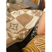 Louis Vuitton Unisex LV Checkmate Blanket Beige Wool Cashmere Jacquard Weave Monogram Flowers M77861 (2)