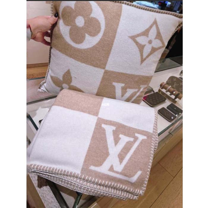 Louis Vuitton Unisex LV Checkmate Cushion Beige Wool Cashmere Jacquard Weave Monogram Flowers M77864 (4)