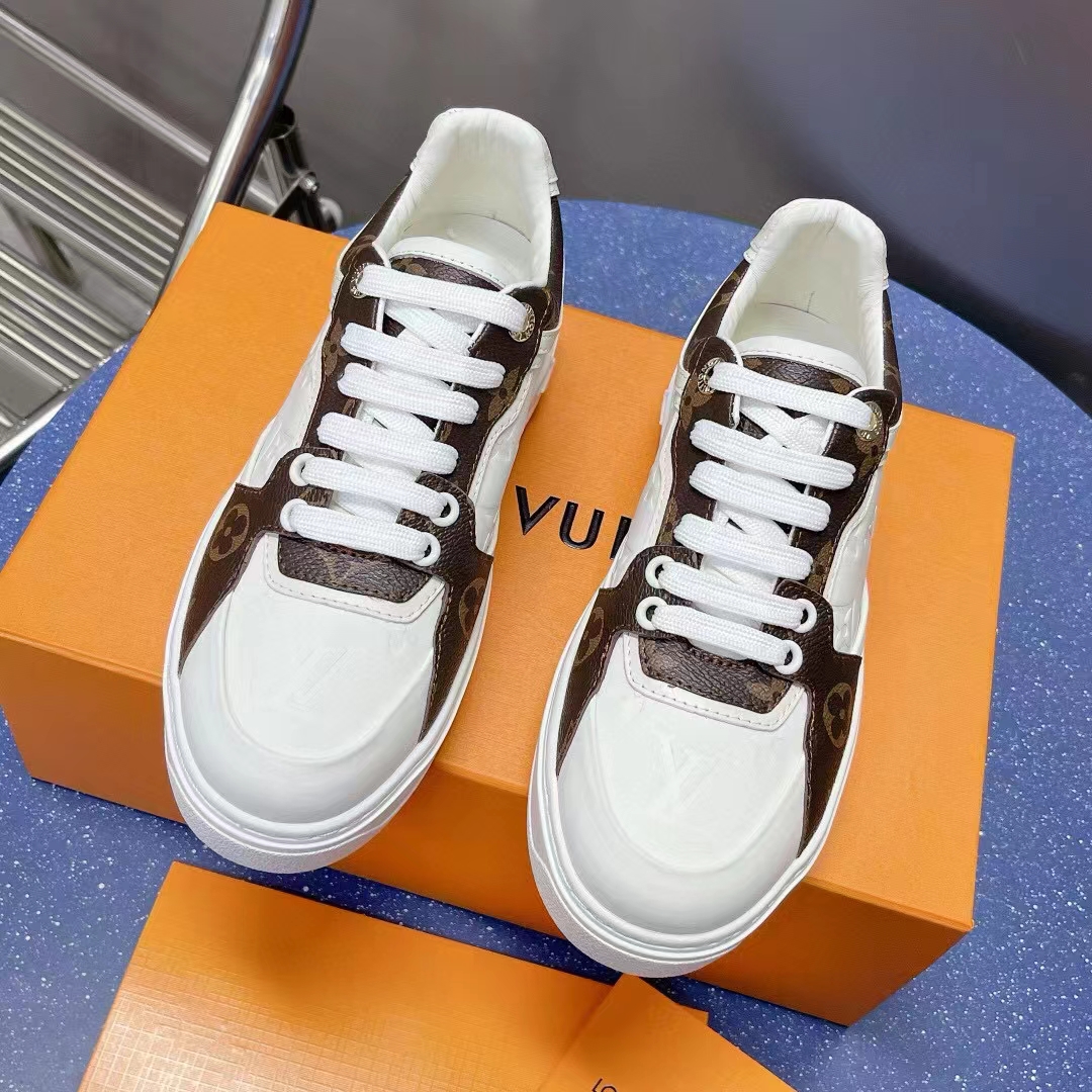 Louis Vuitton Unisex LV Trainer Sneaker White Calf Leather Patent Monogram Canvas (1)