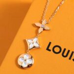 Louis Vuitton Women Color Blossom Lariat Necklace - Bild 5