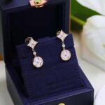 Louis Vuitton Women Color Blossom Long Earrings – Bild 6