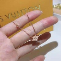 Louis Vuitton Women Color Blossom Star Pendant in Pink Gold (1)