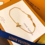 Louis Vuitton Women Essential V Bracelet – Bild 3