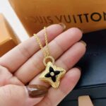 Louis Vuitton Women Ever Blossom Pendant - Imagen 8