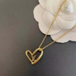 Louis Vuitton Women Fall in Love Necklace - Imagen 7