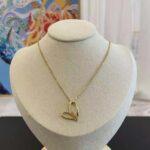 Louis Vuitton Women Fall in Love Necklace - Imagen 4