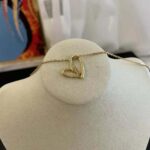 Louis Vuitton Women Fall in Love Necklace - Imagen 6