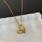 Louis Vuitton Women Fall in Love Necklace - Imagen 8
