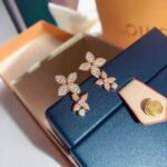 Louis Vuitton Women Idylle Blossom Earring - Image 8