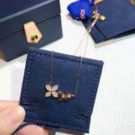 Louis Vuitton Women Idylle Blossom Necklace in Pink Gold – Bild 5