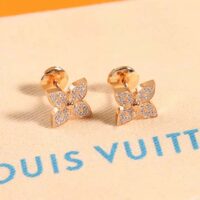 Louis Vuitton Women Idylle Blossom Stud Pink Gold and Diamonds (1)