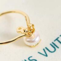 Louis Vuitton Women LV Eclipse Pearls Earrings (1)