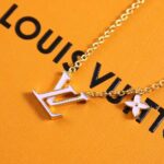 Louis Vuitton Women LV Iconic Enamel Necklace-Pink – Bild 7