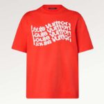 T-shirt a maniche corte in cotone Louis Vuitton da donna LV SKI, vestibilità regolare, in cotone rosso ciliegia