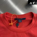 Louis Vuitton Men LV SKI Short-Sleeved Cotton T-Shirt Regular Fit Cherry Red Cotton - immagine 7