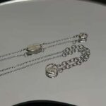 Louis Vuitton Women LV Volt One Pendant in White Gold - Bild 5