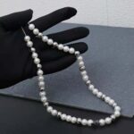 Louis Vuitton Unisex Monogram Pearls Necklace - Imagen 3