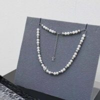Louis Vuitton Women Monogram Pearls Necklace (1)