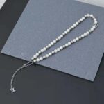 Louis Vuitton Unisex Monogram Pearls Necklace - Imagen 6