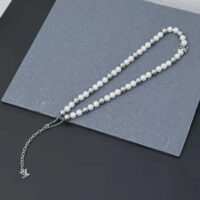 Louis Vuitton Women Monogram Pearls Necklace (1)