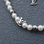 Louis Vuitton Unisex Monogram Pearls Necklace - Imagen 8