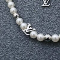 Louis Vuitton Women Monogram Pearls Necklace (1)