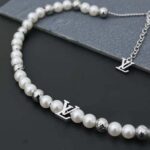Louis Vuitton Unisex Monogram Pearls Necklace - Imagen 7