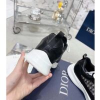 Dior Unisex B25 Runner Sneaker Black Smooth Calfskin Beige Oblique Jacquard Reference 3SN299ZIR_H965 (2)