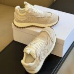 Dior Unisex C'est Dior Sneaker Ecru Suede Calfskin Mesh Reference: KCK403SUH_S03W - Imagen 3