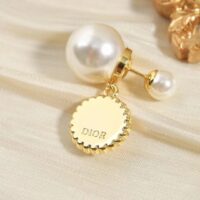 Dior Women Dior Tribales Earrings White Resin Pearls Latte Glass (10)