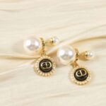 Dior Women Dior Tribales Earrings White Resin Pearls Black Glass – Bild 2