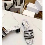 Dior Women Dway Heeled Slide White Black Embroidered Cotton Toile De Jouy Voyage Motif Reference: KCQ902VOY_S15W - Bild 7