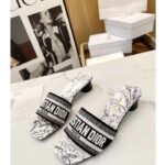 Dior Women Dway Heeled Slide White Black Embroidered Cotton Toile De Jouy Voyage Motif Reference: KCQ902VOY_S15W - Bild 5