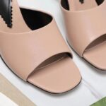 Gucci Women Interlocking G Heel Sandal Light Pink Leather Mid 7.6 CM Heel - Bild 9