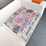 Hermes Damen Super Silk Quest Detail Schal 90 Blau Twill