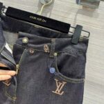 Louis Vuitton Men LV RUNWAY Embroidered Bootcut Denim Pants Indigo Cotton 1AFI93 - immagine 9
