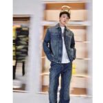 Louis Vuitton Men LV Workwear Denim Jacket Regular Fit Monogram Indigo Cotton 1ABJ7A - immagine 12