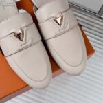 Louis Vuitton Unisex LV Capri Open Back Loafer White Calf Leather 1AC7OQ – Bild 8