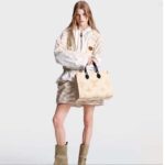 Louis Vuitton Unisex OnTheGo MM Tote Monogram Dune Coated Canvas Cowhide Leather M46912 - Bild 11