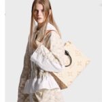 Louis Vuitton Unisex OnTheGo MM Tote Monogram Dune Coated Canvas Cowhide Leather M46912 - Bild 12