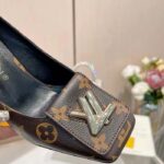 Louis Vuitton Women LV Shake Pump Brown Monogram Flower Canvas 5.5 CM Heel - immagine 8