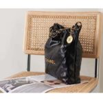 Chanel Women CC 22 Handbag Shiny Calfskin Gold-Tone Metal Black - Imagen 4