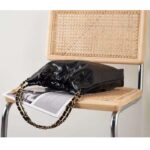 Chanel Women CC 22 Handbag Shiny Calfskin Gold-Tone Metal Black - Imagen 6