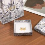 Dior Women CD 30 Montaigne Stud Earrings Gold-Finish Metal - Bild 8