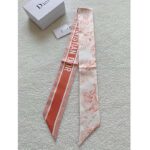 Dior Women CD Toile De Jouy Sauvage Mitzah Scarf Ivory Pink Silk Twill - immagine 8